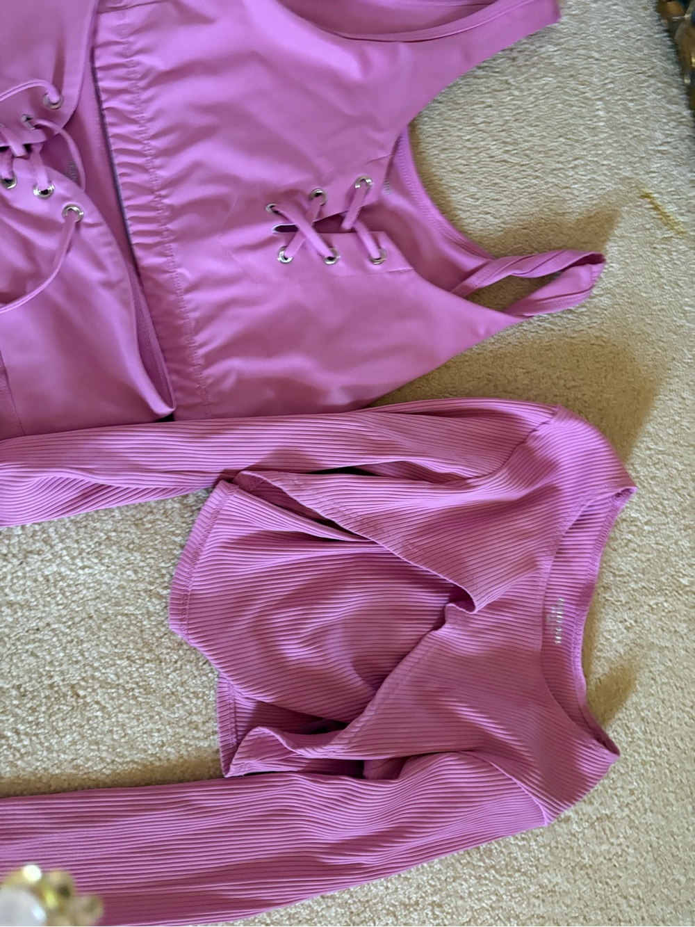 Year of Ours Mauve Lace-Up High-Waist Leggings & Crop Tank Set - Picture 2 of 6